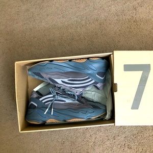 Adidas Yeezy 700 V2 GEODE SZ 9